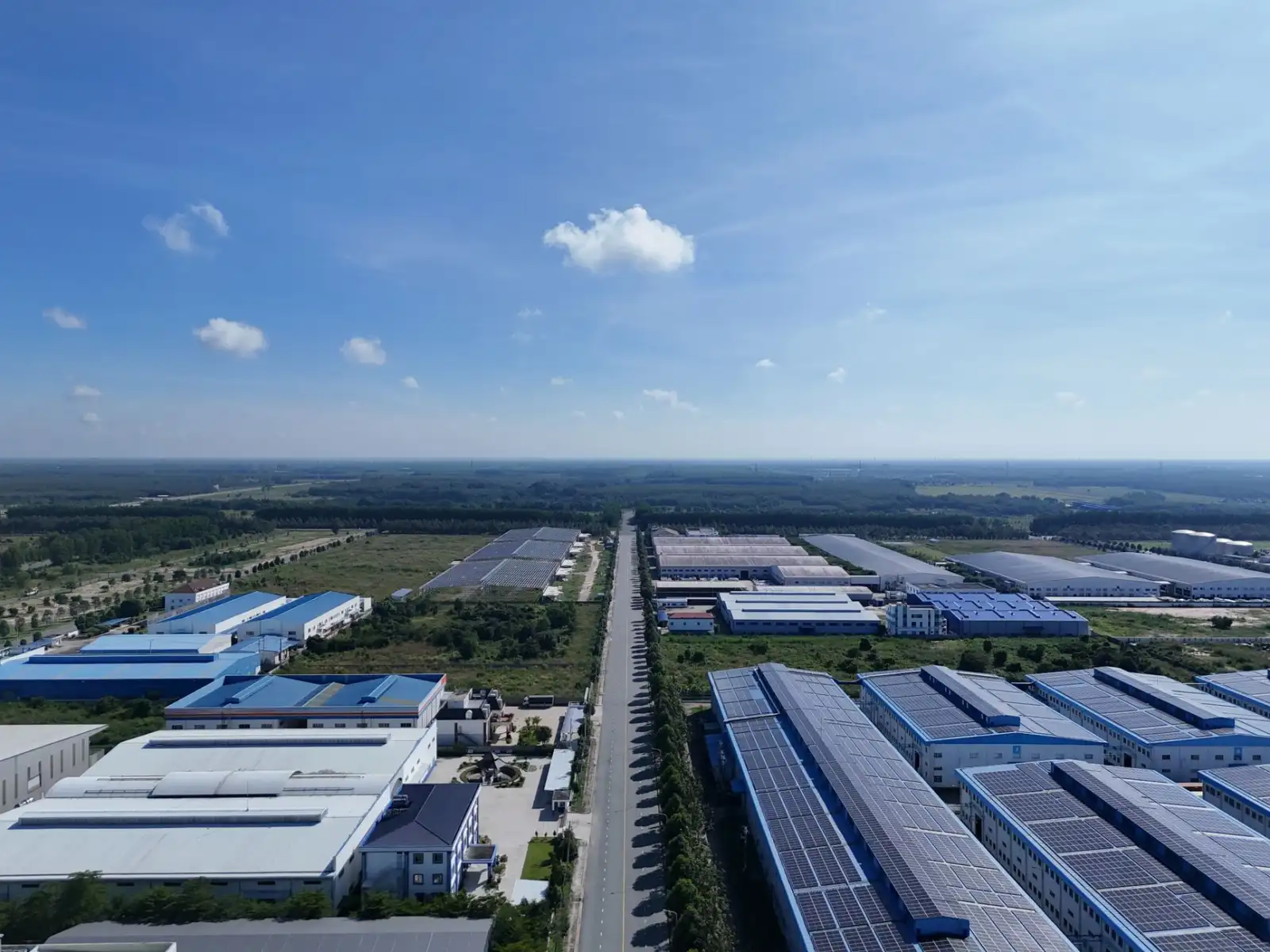 空气净化设备选型对比：活性炭吸附与光催化氧化技术适用场景分析
