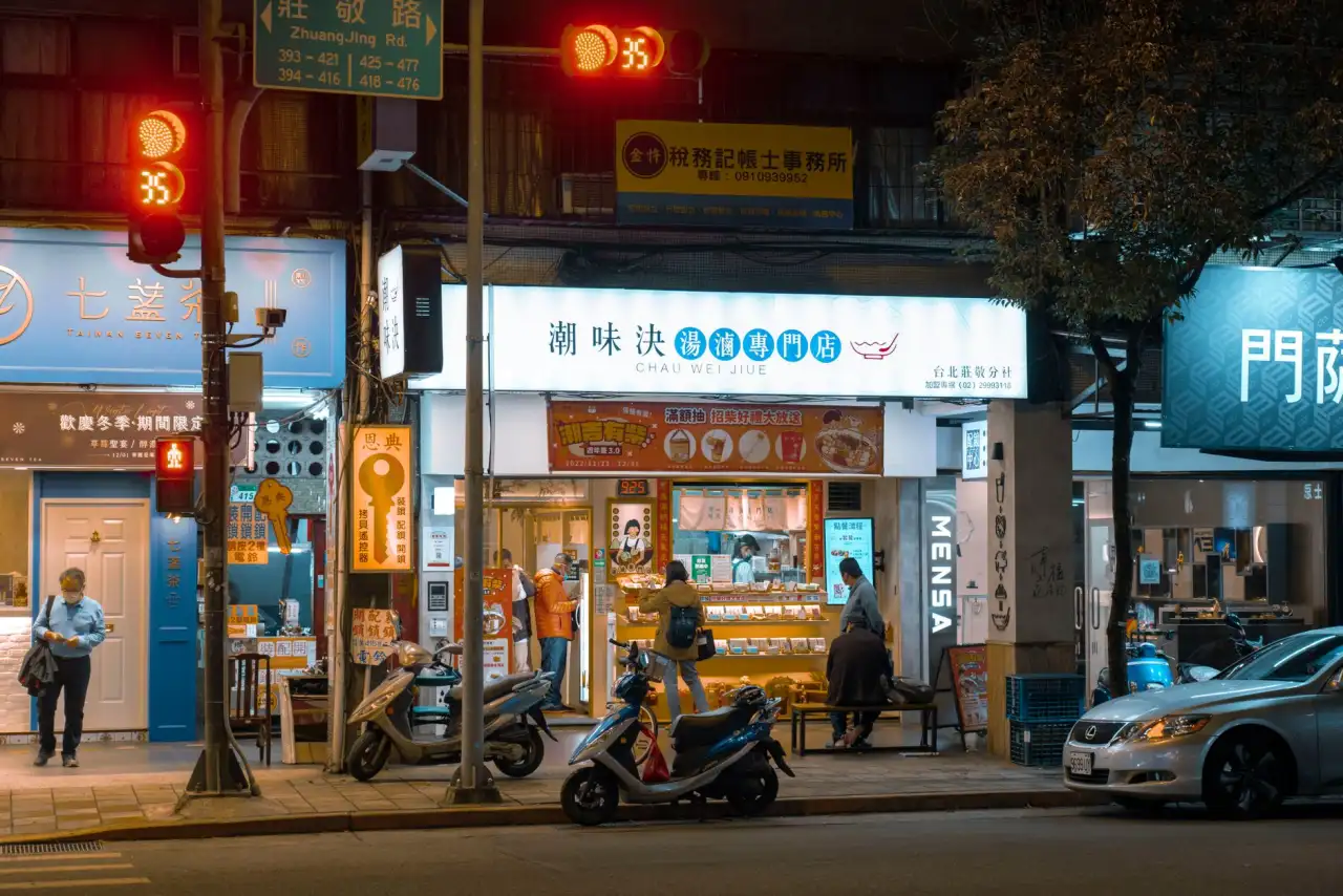空气净化设备选型对比：工业车间与民用空间的环境治理方案差异