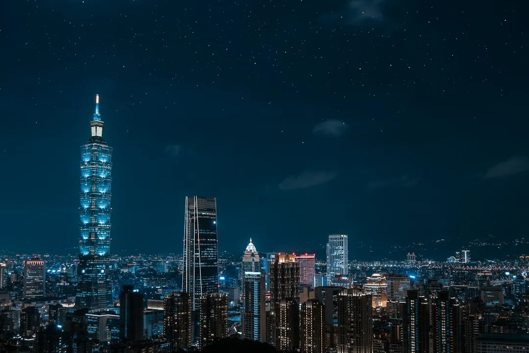水处理设备在工业循环水系统中的选型对比与维护要点
